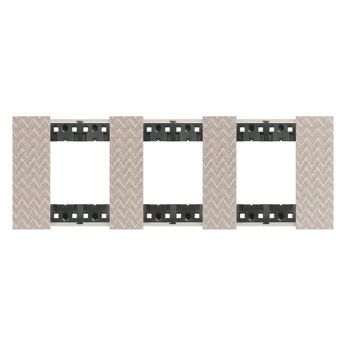 Рамка тройная (2+2+2 мод) с суппортом немецкий стандарт Bticino Living Now оптик 