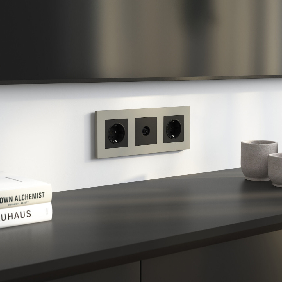 W0032917/ Рамка на 3 поста Slab (дымчатый софт) W0032917