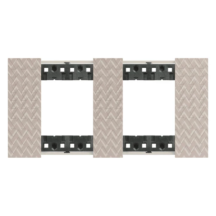 Рамка двойная (2+2 мод) с суппортом немецкий стандарт Bticino Living Now оптик 