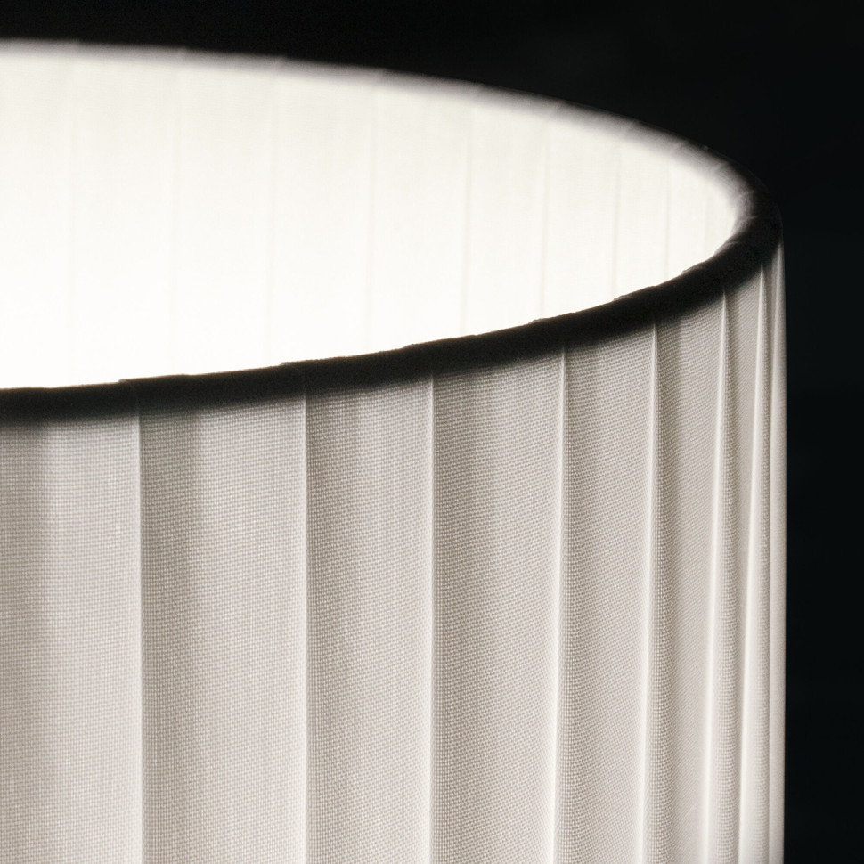 Настольный светильник с плафоном из ткани 101101