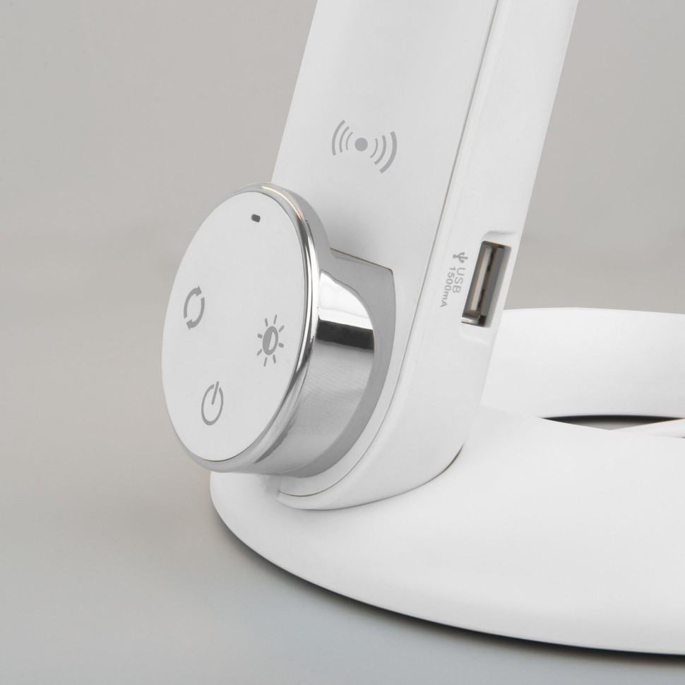 Светодиодная настольная лампа с беспроводной зарядкой 80428/1 белый