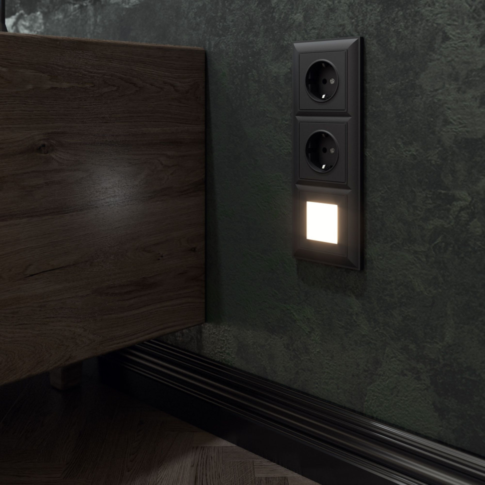 Рамка из поликарбоната на 3 поста Fiore черный W0032208