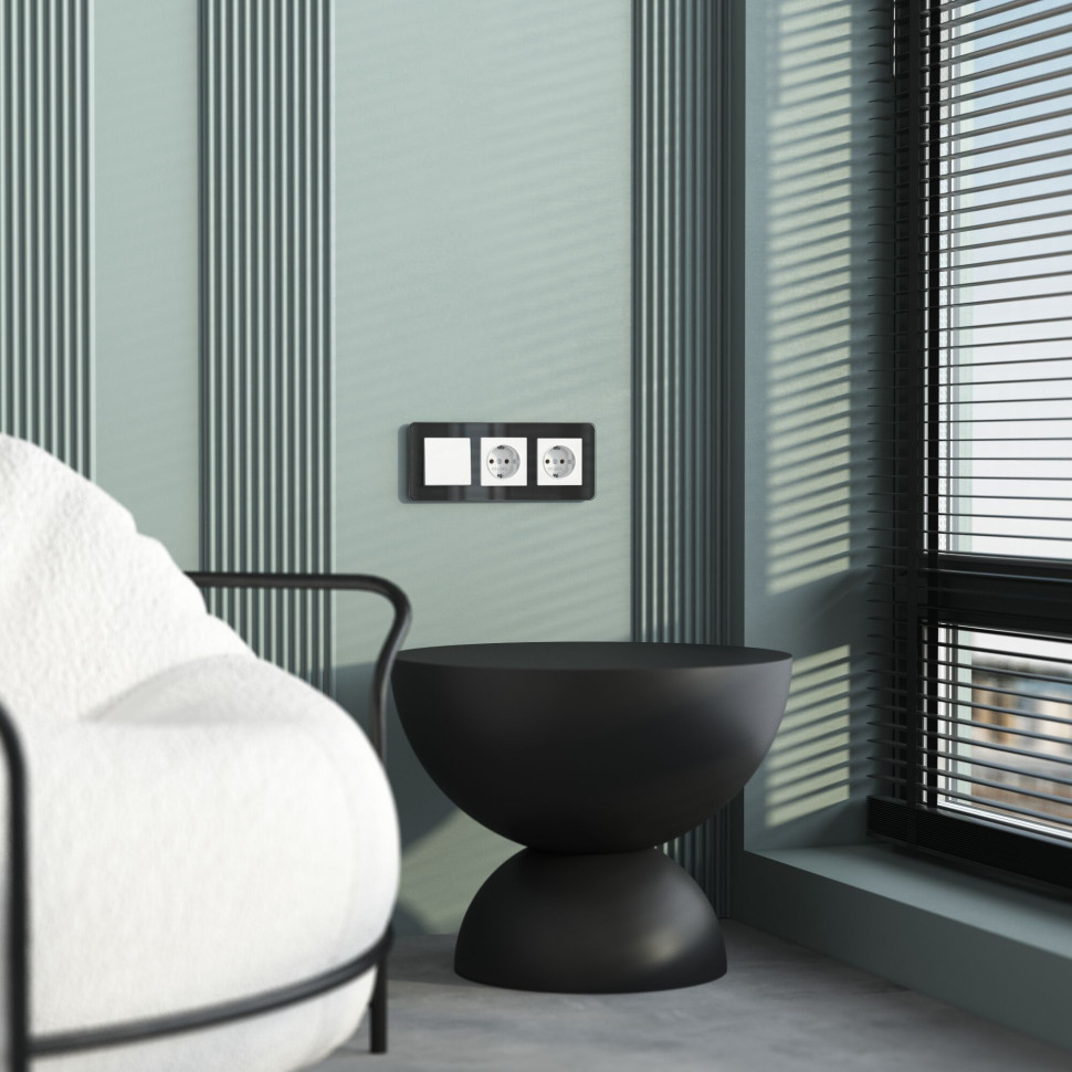 Рамка из стекла на 3 поста Elite черный W0032448