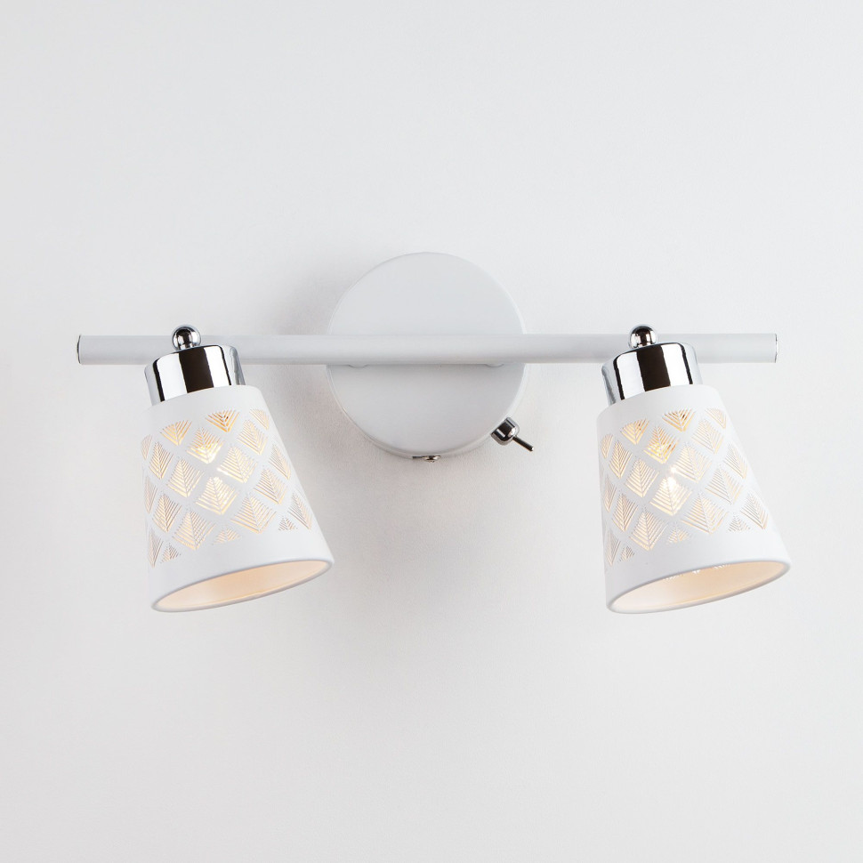 Светильник с белыми поворотными плафонами 20060/2 белый