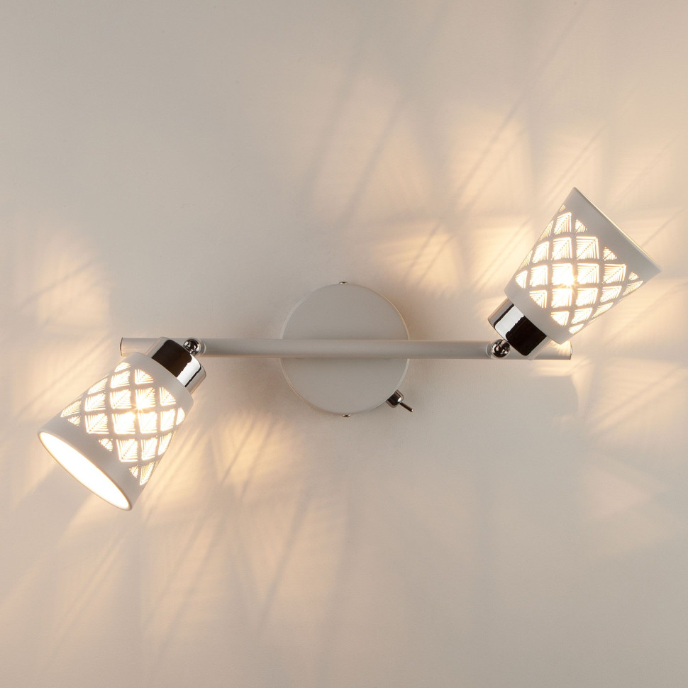 Светильник с белыми поворотными плафонами 20060/2 белый