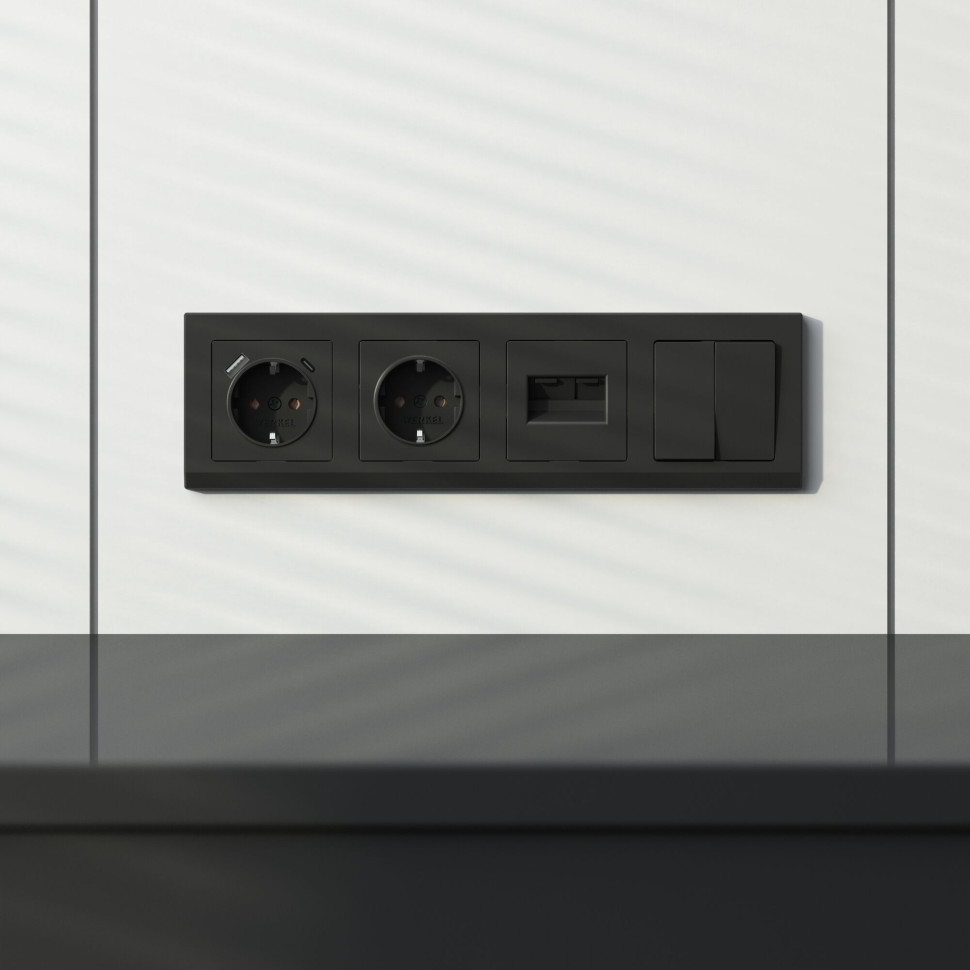 Рамка из поликарбоната на 4 поста Stark черный W0041808