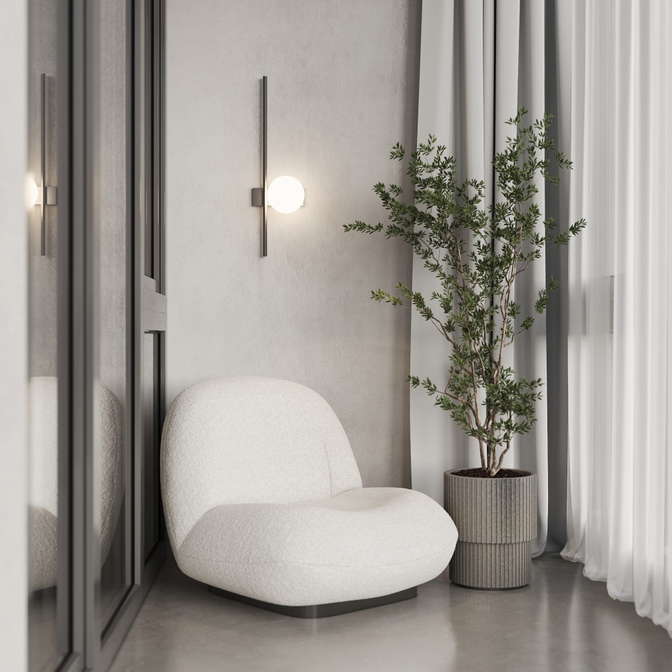 Настенный светильник с матовым плафоном 503052 хром