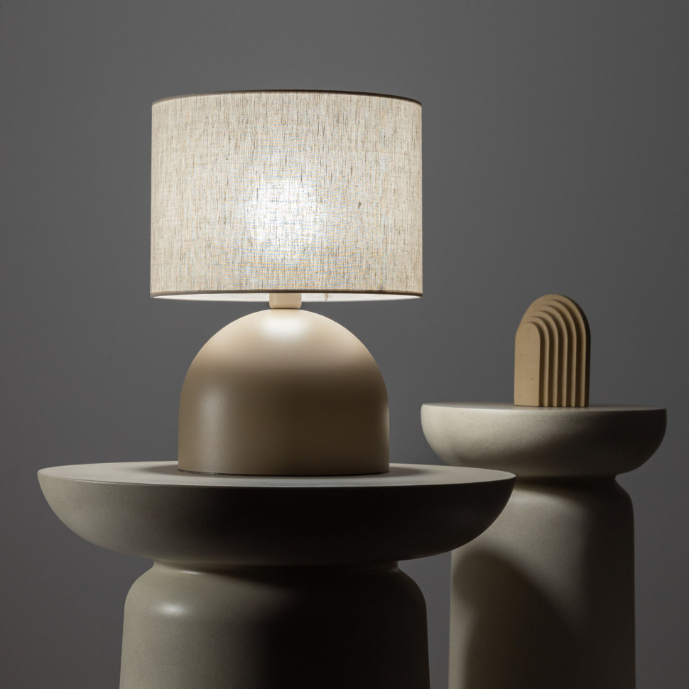 Настольный светильник с тканевым абажуром 16194 Tami