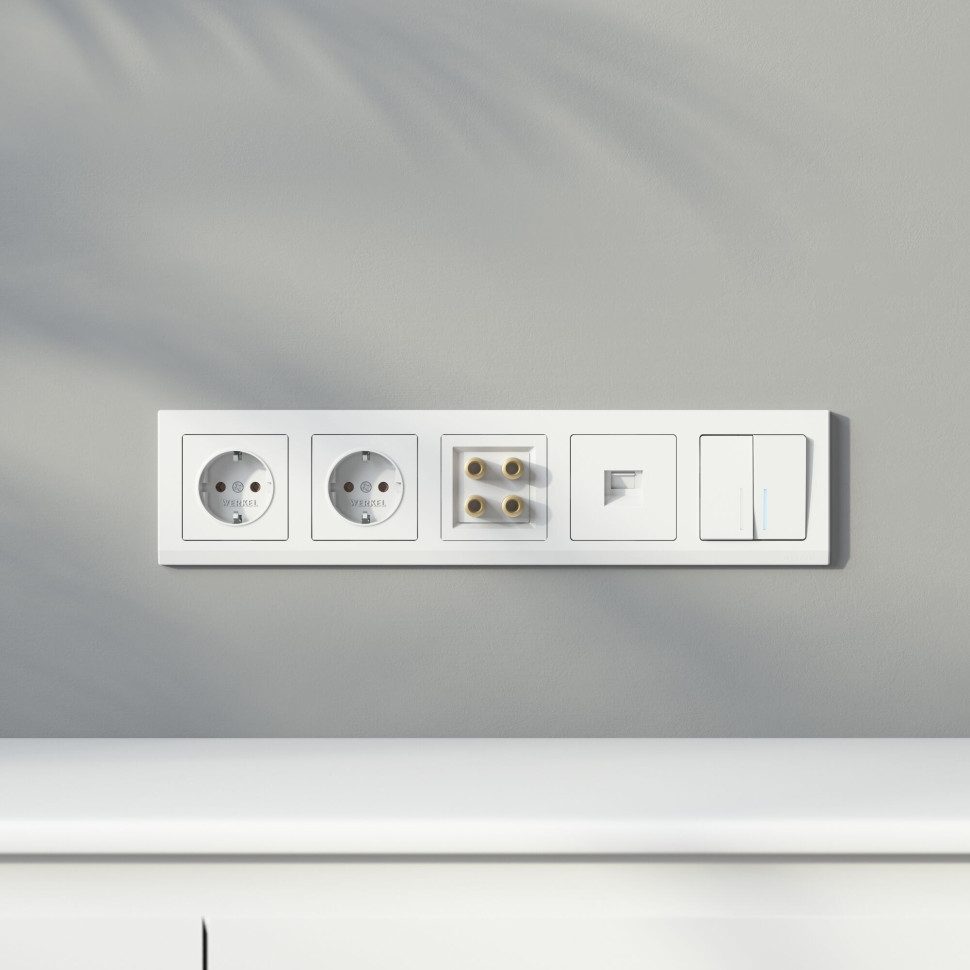 Рамка из поликарбоната на 5 постов Stark белый W0051801